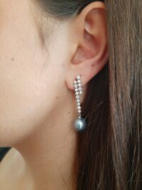 Orecchini collezione "Perla" grigi P&D