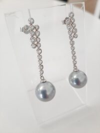 Orecchini collezione "Perla" grigi P&D